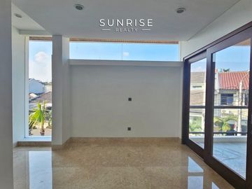 Rumah MEWAH Baru Dijual Di Lokasi Primer Pondok Indah Jakarta Selatan