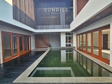 Rumah MEWAH Baru Dijual Di Lokasi Primer Pondok Indah Jakarta Selatan