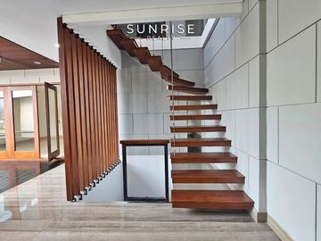 Rumah MEWAH Baru Dijual Di Lokasi Primer Pondok Indah Jakarta Selatan