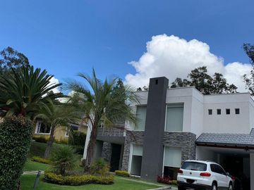 Amplia casa con Piscina 4 a 5 Dorm.. Sector  Rancho San Francisco