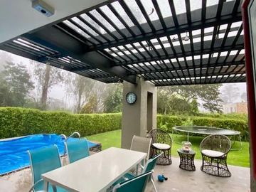 Amplia casa con Piscina 4 a 5 Dorm.. Sector  Rancho San Francisco