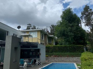 Amplia casa con Piscina 4 a 5 Dorm.. Sector  Rancho San Francisco