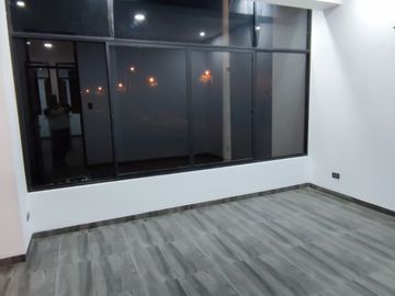VENDO CASA DE ESTRENO CON VISTA A PARQUE  EN LA ENTRADA DE BOULEVARD