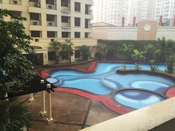 Condominium for sale in Forbeswood Heights in Brgy. Fort Bonifacio, Taguig City W/Parking Area