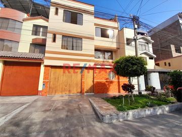 Hermosa Casa, Super Centrica A La Venta