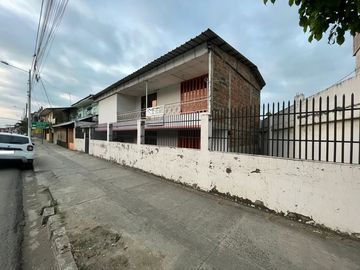 CASA COMERCIAL EN VENTA EN LA VIA PORTOVIEJO   SANTA ANA