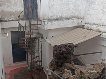 Casa muy amplia en venta , excelente ubicación