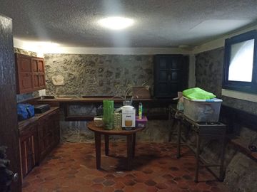 Casa muy amplia en venta , excelente ubicación