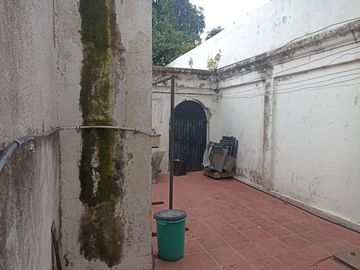 Casa muy amplia en venta , excelente ubicación