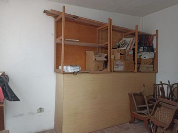 Casa muy amplia en venta , excelente ubicación