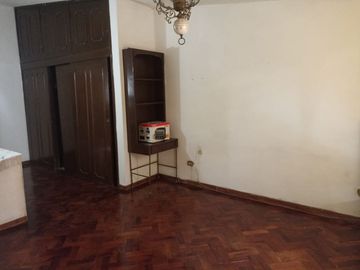 Casa muy amplia en venta , excelente ubicación