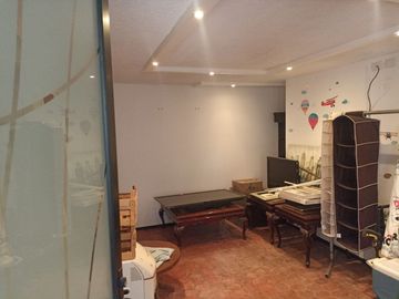 Casa muy amplia en venta , excelente ubicación