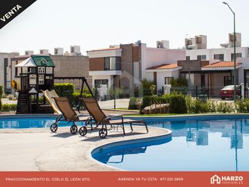 HERMOSA CASA CON JARDÍN Y CASA CLUB CON ALBERCA, FRACCIONAMIENTO EL CIELO II, LEÓN, GUANAJUATO