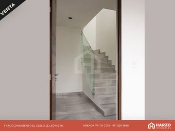 HERMOSA CASA CON JARDÍN Y CASA CLUB CON ALBERCA, FRACCIONAMIENTO EL CIELO II, LEÓN, GUANAJUATO