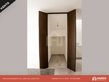 HERMOSA CASA CON JARDÍN Y CASA CLUB CON ALBERCA, FRACCIONAMIENTO EL CIELO II, LEÓN, GUANAJUATO