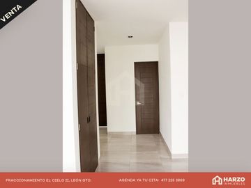 HERMOSA CASA CON JARDÍN Y CASA CLUB CON ALBERCA, FRACCIONAMIENTO EL CIELO II, LEÓN, GUANAJUATO