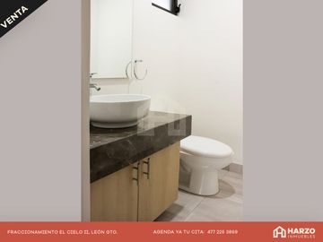 HERMOSA CASA CON JARDÍN Y CASA CLUB CON ALBERCA, FRACCIONAMIENTO EL CIELO II, LEÓN, GUANAJUATO