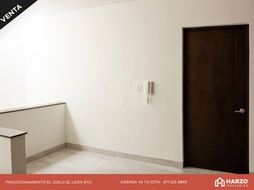 HERMOSA CASA CON JARDÍN Y CASA CLUB CON ALBERCA, FRACCIONAMIENTO EL CIELO II, LEÓN, GUANAJUATO