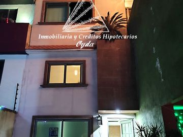 VENTA CASA 5 RECAMARAS EN REAL DEL BOSQUE TULTITLAN