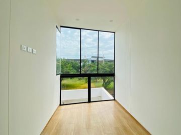 LINDA CASA EN VENTA URB. MIRAFLORES CONTRY CLUB-FRENTE A PARQUE