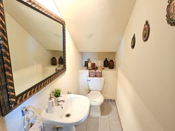 BROKER JARDIN 5D-4B-2EST-PATIO-VISTA