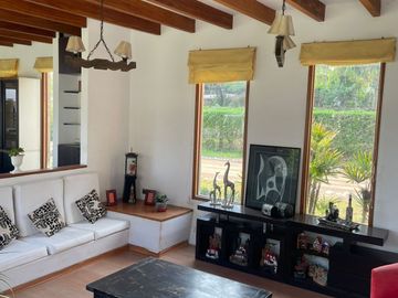VENTA DE LINDA CASA EN EL FUNFO PASO CHICO