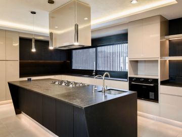 Espectacular Casa en Venta de 5 recámaras en Lomas de Angelópolis