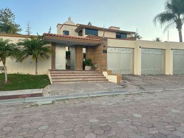 HERMOSA CASA EN VENTA EN CUMBRES DEL CAMPESTRE