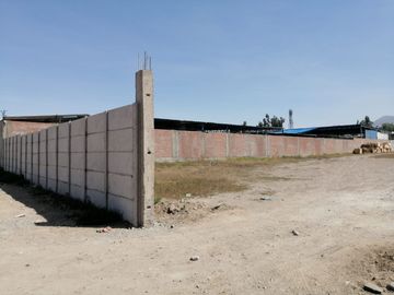 EN VENTA TERRENO DE 3875 M2 EN LA AV. AVIACION , CERRO COLORADO