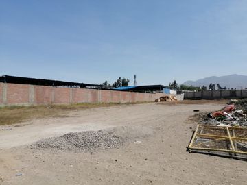 EN VENTA TERRENO DE 3875 M2 EN LA AV. AVIACION , CERRO COLORADO