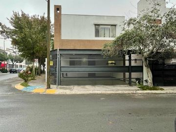 CASA EN VENTA EN CALZADAS DE ANAHUAC, ESCOBEDO, N.L.