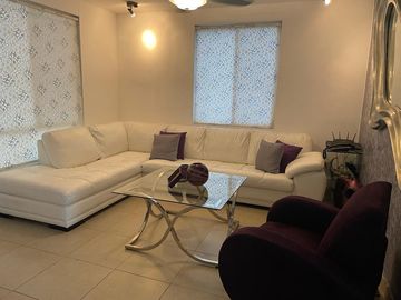 CASA EN VENTA EN CALZADAS DE ANAHUAC, ESCOBEDO, N.L.