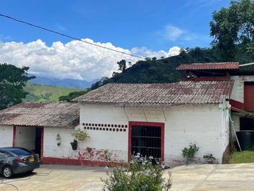FINCA CAFETERA EN ANDES ANTIOQUIA