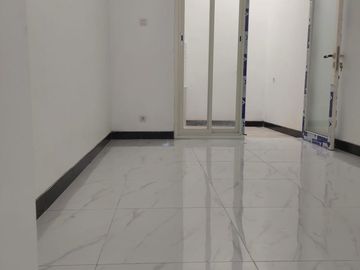 BARU GRESS MODERN! Rumah 2 Lantai SHM Mulyosari Dekat Pakuwon City Mall