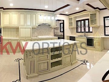 Elegant House for Sale in Manila Southwoods, Carmona, Cavite