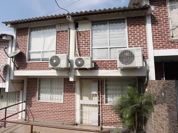 Se vende casa de 3 dormitorios amoblada en urb.beata mercedes Molina