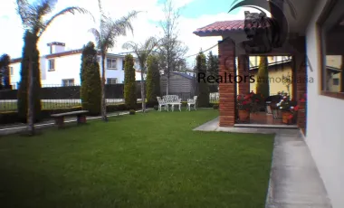 VENTA HERMOSA CASA EN RESIDENCIAL VALLE DE ZAMARRERO EN ZINACANTEPEC