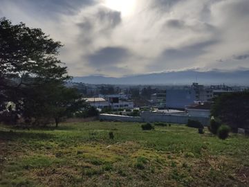 Vendo terreno de 1.586M2 en Urbanización exclusiva, en Cumbaya