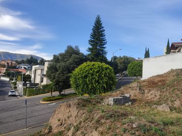 Vendo terreno de 1.586M2 en Urbanización exclusiva, en Cumbaya