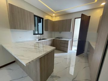 BRAND NEW TWO STOREY MODERN CONTEMPORARY HOUSE NEAR SM TELABASTAGAN