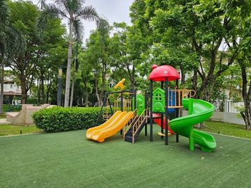 มัณฑนา บางนากม.13 สภาพบ้านภายในสภาพดีมาก บ้านเดี่ยว 2 ชั้น โซนหน้าโครงการ บนนื้อที่ 66.5 ตร.วา. พื้นที่ใช้สอย 230 ตรม. - ติดสวน หันทิศเหนือ โปร่ง ลมเย