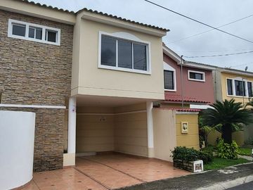 CASA DE VENTA, EN LA URB.MATICES , CANTON DAULE