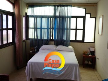 Casa Frente Al Mar de Venta en Playas, Vía a Data Km 7