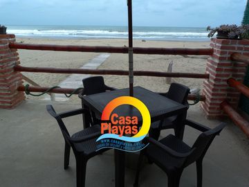 Casa Frente Al Mar de Venta en Playas, Vía a Data Km 7