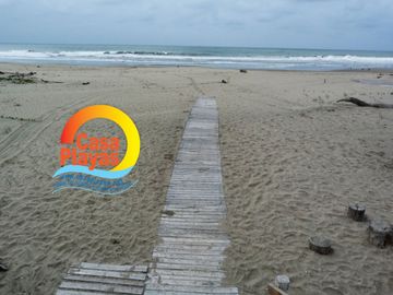 Casa Frente Al Mar de Venta en Playas, Vía a Data Km 7