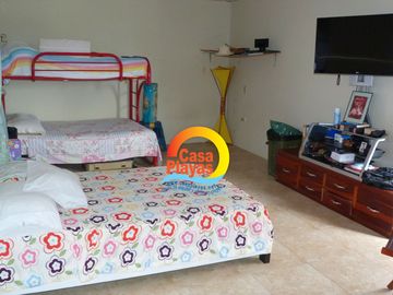 Casa Frente Al Mar de Venta en Playas, Vía a Data Km 7