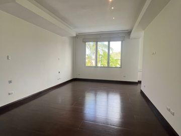 Casa en Venta en La Urbanización Puerto Azul - Vía La Costa