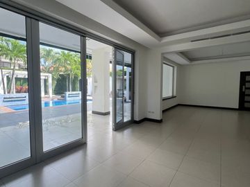 Casa en Venta en La Urbanización Puerto Azul - Vía La Costa