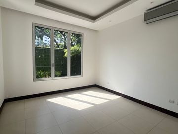 Casa en Venta en La Urbanización Puerto Azul - Vía La Costa