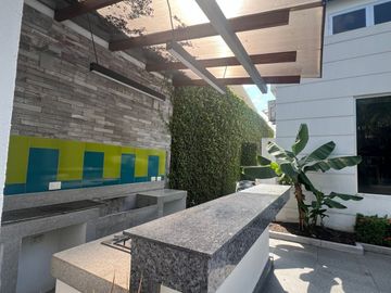 Casa en Venta en La Urbanización Puerto Azul - Vía La Costa